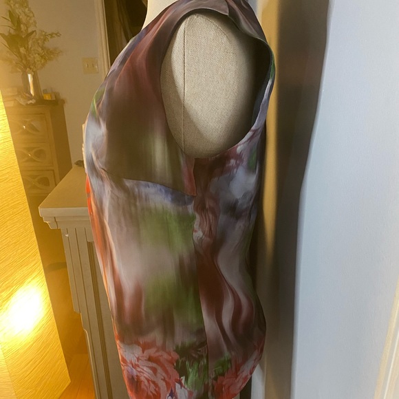 Collection Blouse. Size 4 - Picture 7 of 7